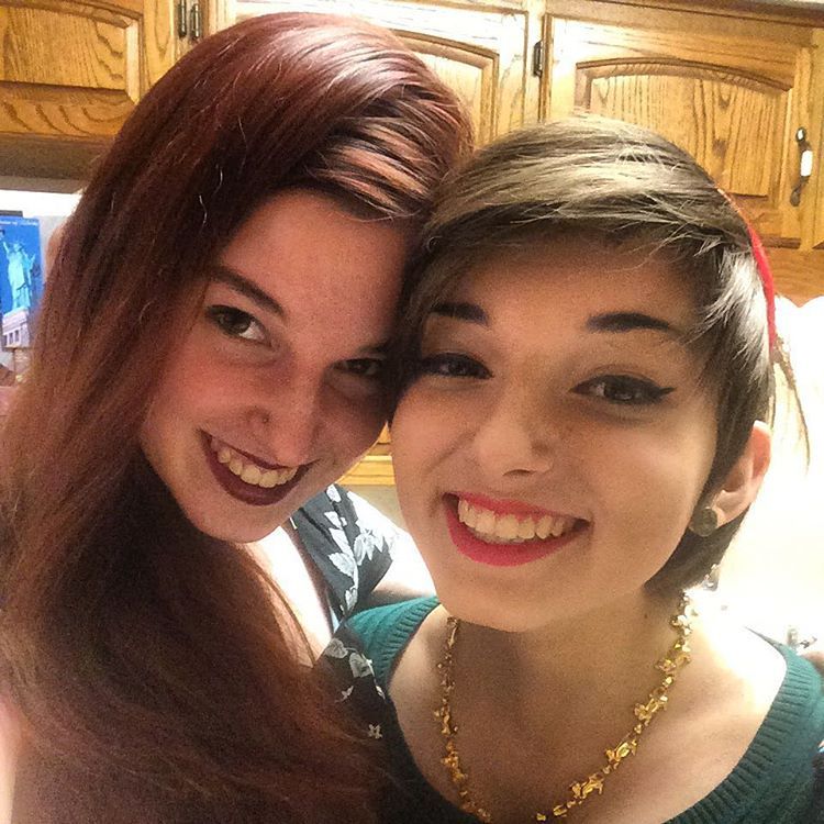 ivyfaun:  jesscaasqueaks:  Merry Christmas  we cute tho