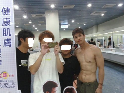 mantop10691:  身材又好又帥的極品直男帥哥終究還是被假女號騙了…上