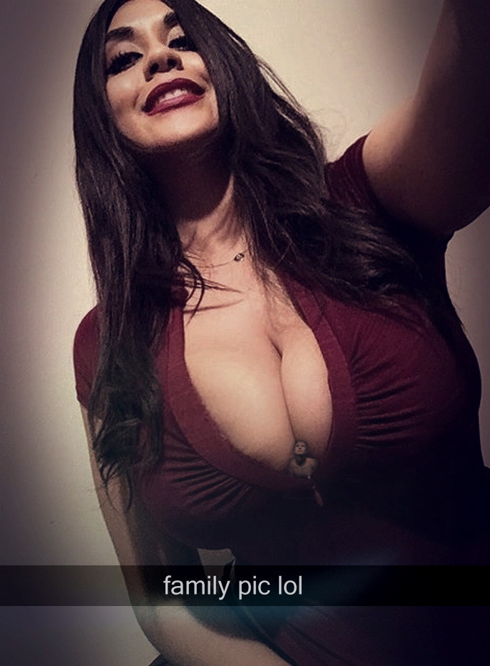 stevebasiclovestheworld: selfie photoshoot with bae Horrrrible Photoshop I know 