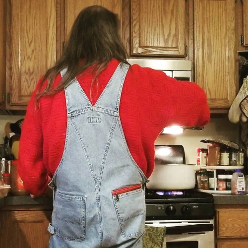 Watched pot something something. #cooking #overalls #dungarees #biboveralls #vintage #gap #gapoveral