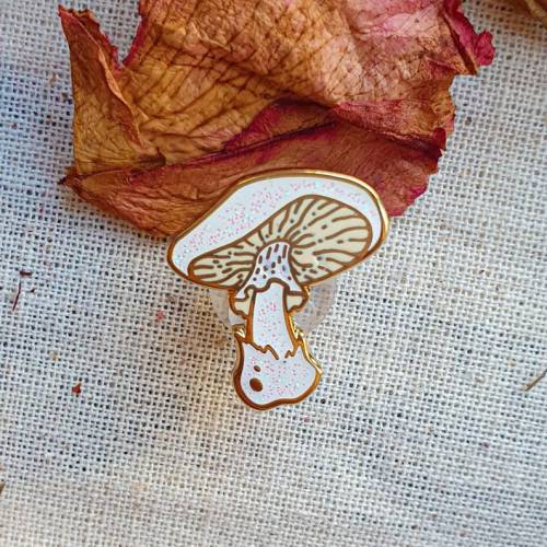 littlealienproducts: Mushroom Pin Set by LaylaAshtarShrine 