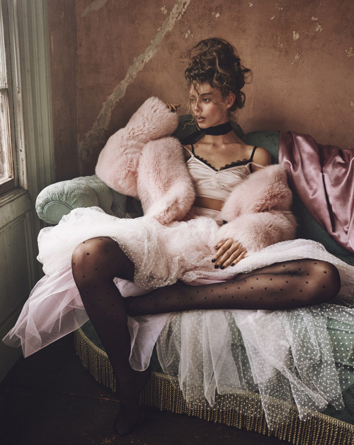 VogueSource: Vogue Russia, Vogue Australia, Vogue Netherlands, Valentino via Vogue.com, Vogue US, Vo
