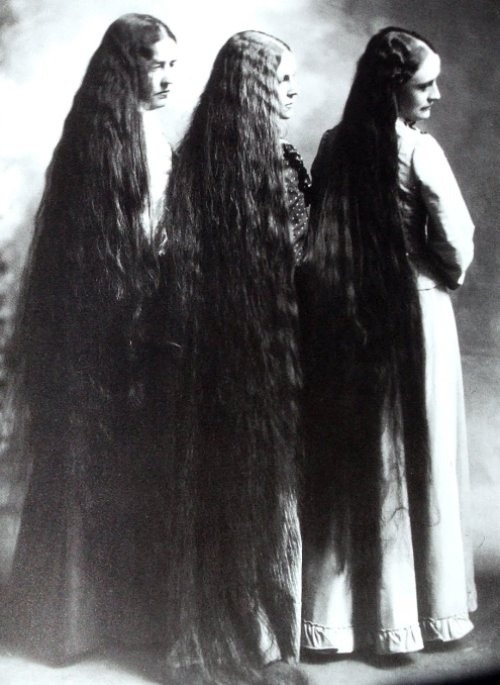 amortentiafashion: The Mulciber women once had the longest hair of all the witches in Britain, and t