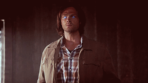 ohmysupernatural:emixonstuff:emixonstuff:blackybek:The wings… you can see how fatally wounded they a