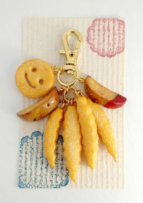 kawaiiordiebitch:  French-fries Keychain