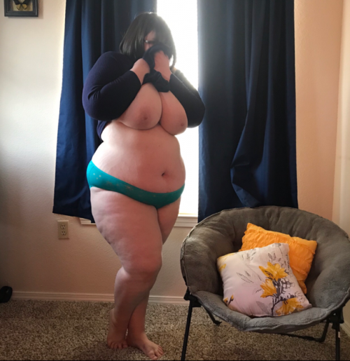 Porn lovelyandblue:  Shy, chunky, and adorable. photos