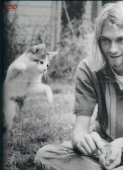 imcreepingdeath99:  Kurt and his cats