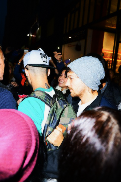 blamestyles:  Zayn and Louis leaving a recording studio. (12.04) 