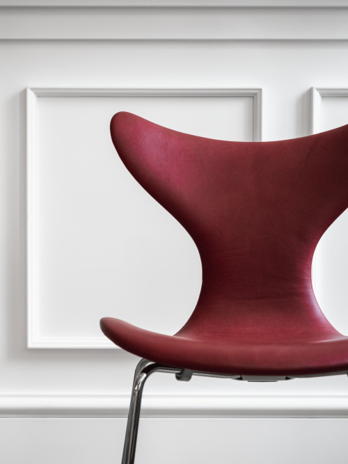 Arne Jacobsen - Liljen OxbloodArne Jacobsen’s ‘Liljen Oxblood’ made by Fritz Hansen for Illums Bolighus