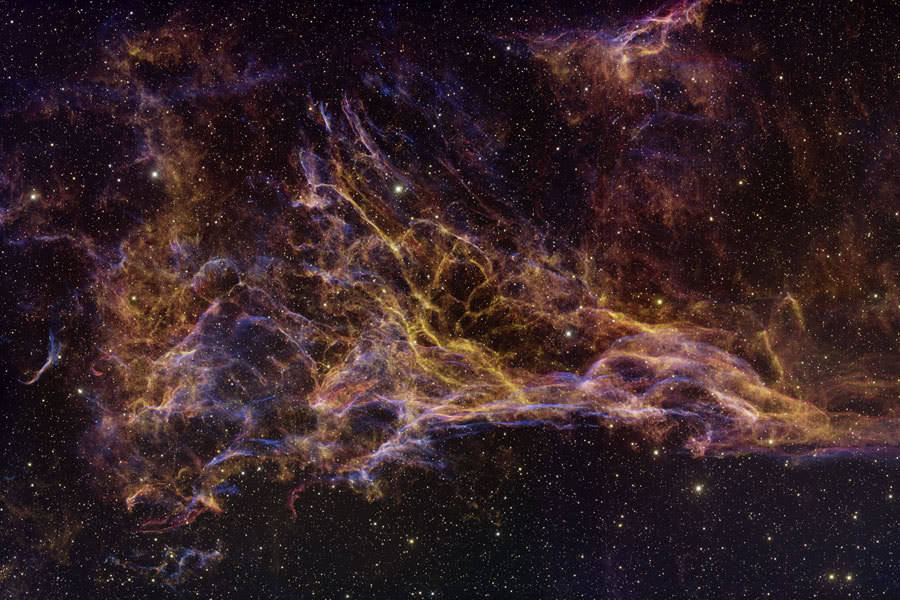 hostile-youths:  just–space:  Veil Nebula Pickerings Triangle, Beautiful. js