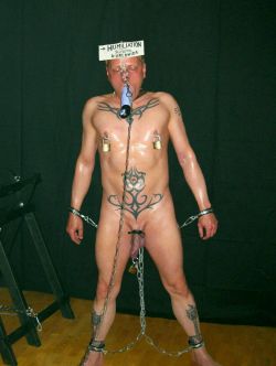 ukbdsm:  slavepig masoSubmitted By: slavepig-masoAnother