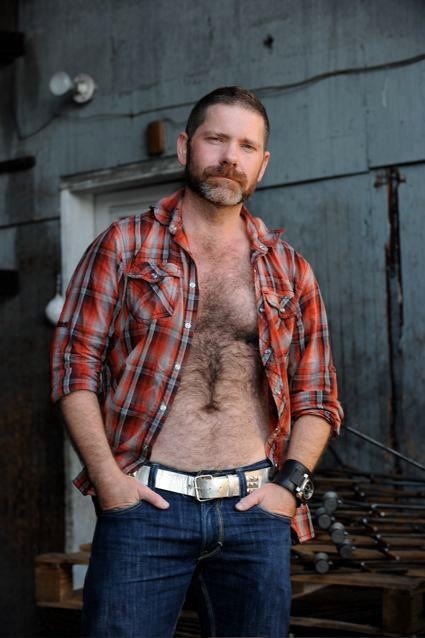 favhairydudes: (via TumbleOn)