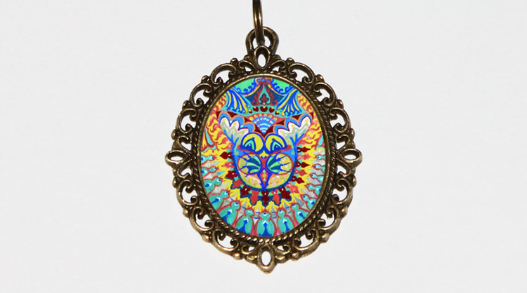 thegoblincave:Trippy Cat Necklacehttps://www.etsy.com/ca/listing/529589213/trippy-cat-necklace-louis-wain