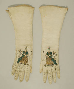 lost-in-centuries-long-gone:GlovesDate: late 18th centuryCulture: BritishMedium: leather, silk  the MET