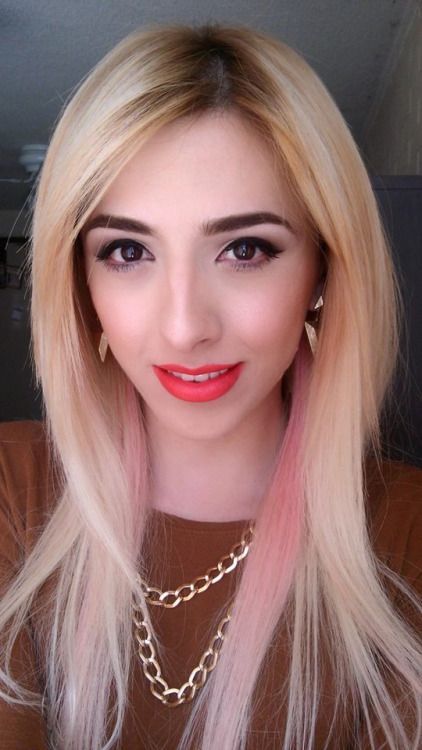 hgillmore:  Well Dressed Crossdressers and Transgendered Women