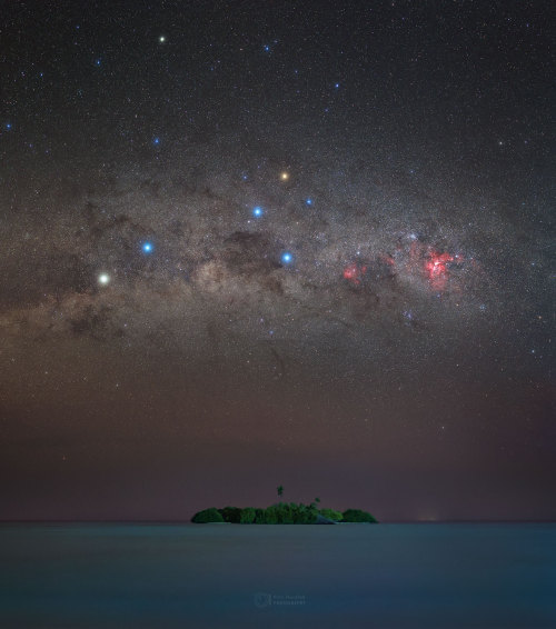  Gems of a Maldivean Night (NASA Astronomy Picture of the Day of March 28 of 2022) 