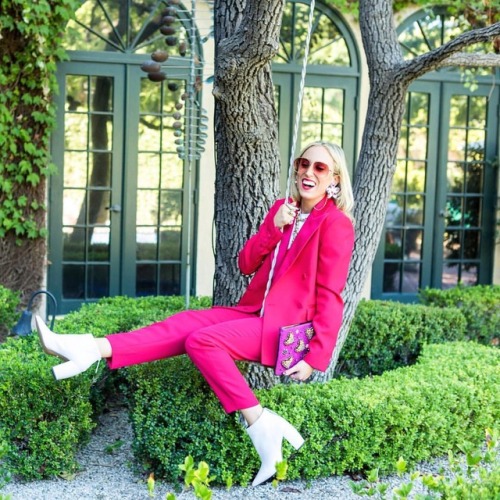 Swinging into the weekend like …. YAS to a hot pink suit.#PinkSuitVibeswww.instagram.