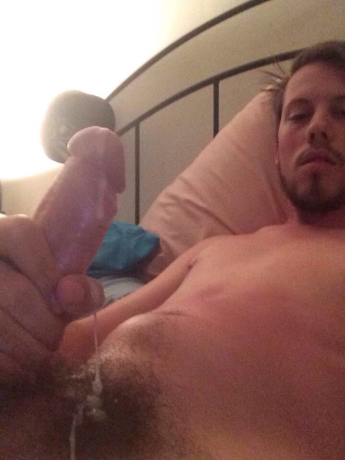 enmmit: realaussienudes: Geoff, 21 Melbourne Snap me I need to jerk ;) blahdog21