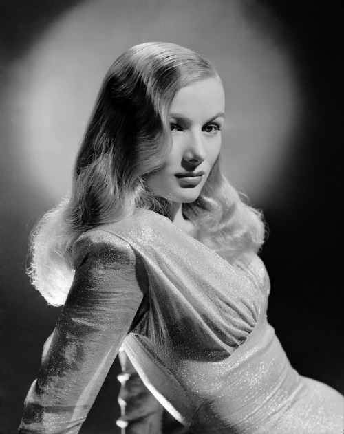 Veronica Lake in a publicity still for This Gun for Hire, ca. 1942.