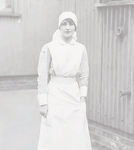 ladybingley: ∙  Alicia Vikander as Vera Brittain vs actual pictures of Vera