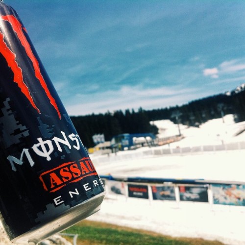 vucetic:POWDER DAY - naah☀❄ #novaenergija #kopaonik #monsterenergy #bmx #lifestyle #snow #snowboardi