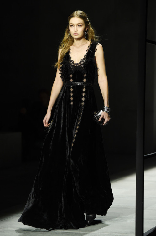 faves-celebs:Gigi Hadid walking the Bottega Veneta Fashion Show in NYC (February 9, 2018)