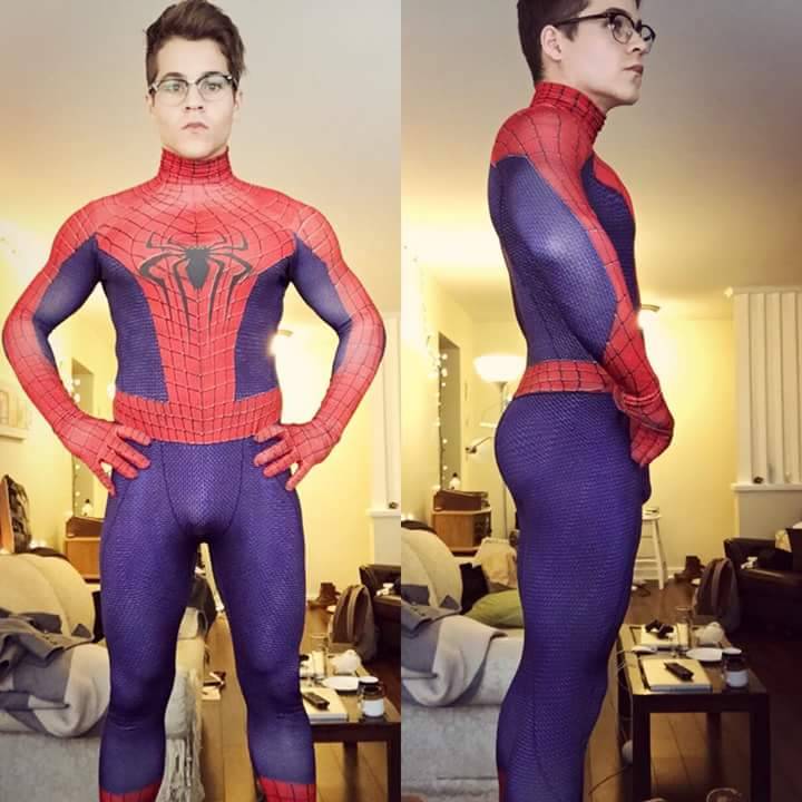 lovingmalecosplay:  For my first post one of my favorite cosplayer’s Michael Hamm