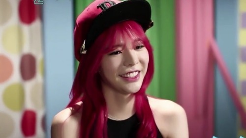 sunny-sunshiner: [CAPS] Sunny in ‘채널소녀시대’ Pt.2