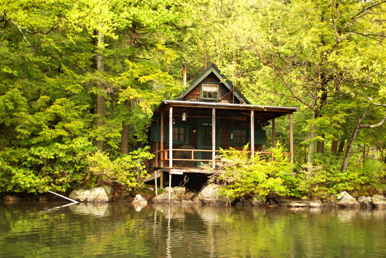 ð‚ðšð›ð¢ð§ ðð¨ð«ð§ â€“ Lake cottage on Doolittle Lake, Connecticut....