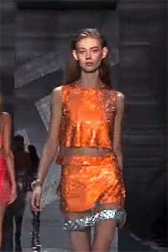 versaceslut:  Gianni Versace Fall 1997 // Versace Spring 2015  do that tho cuz the whole first column is cool.