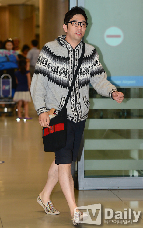 korean airport fashion