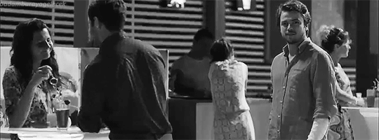 moondies:  ali ya kıyamam..   Oha lan ben öptüğünü görmemiştim  