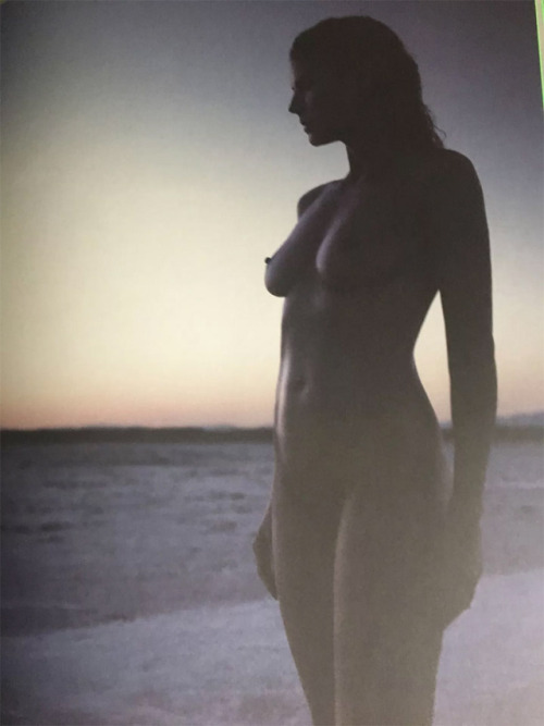 XXX famous-nsfw-tub:  Heidi Klum. New photo-book photo