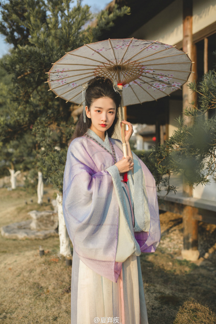 changan-moon:chinese hanfu by 彩云间汉服. photo by 夏弃疾_.