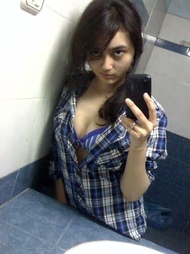 sexysouthasians:  Just Wow  Desi Teen