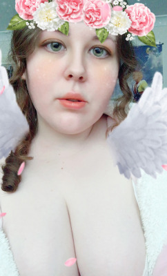 chocoboko:  Angel Looks ~   💕  This filter gave my boobs wings &amp; I’m using it too much..but I love it.