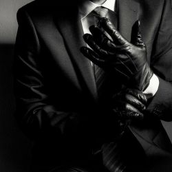 alovelysub:  Fuck. Me.  God I love gloves.  i&rsquo;m posting this again because it&rsquo;s sexy and i don&rsquo;t care