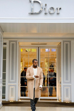 kimydash:  Kanye West leaves Dior in Paris