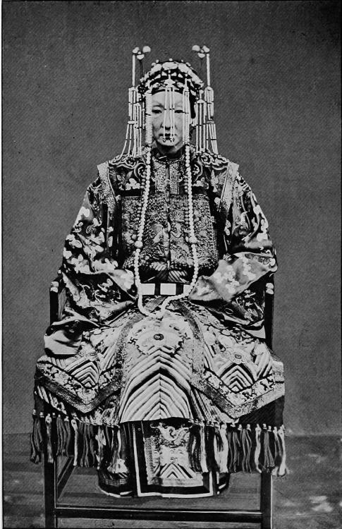 Li Hongzhang&rsquo;s ( Qing dynasty Chinese politician and general) wife by John Thomson, 1871