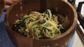 kinkyminx:  I need this appliance.  beautifulpicturesofhealthyfood:  Inspiralized -  How to make healthy and creative meals with the spiralizer…turns vegetables into noodles….VIDEO Recipe 