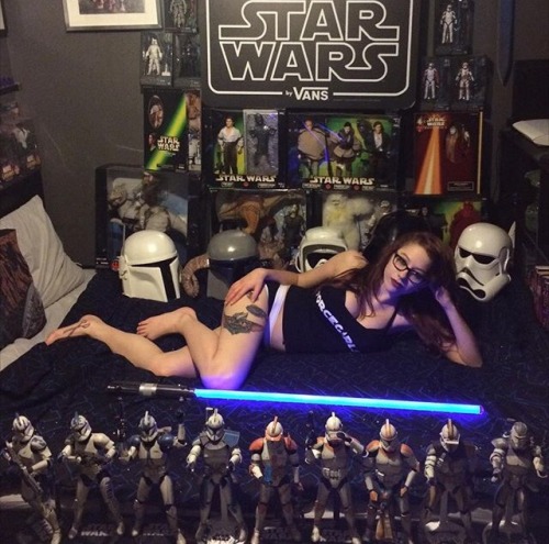 Force Girl Elaina “What’s your favorite Star Wars beast? My favorite is a Wampa!! Nothin