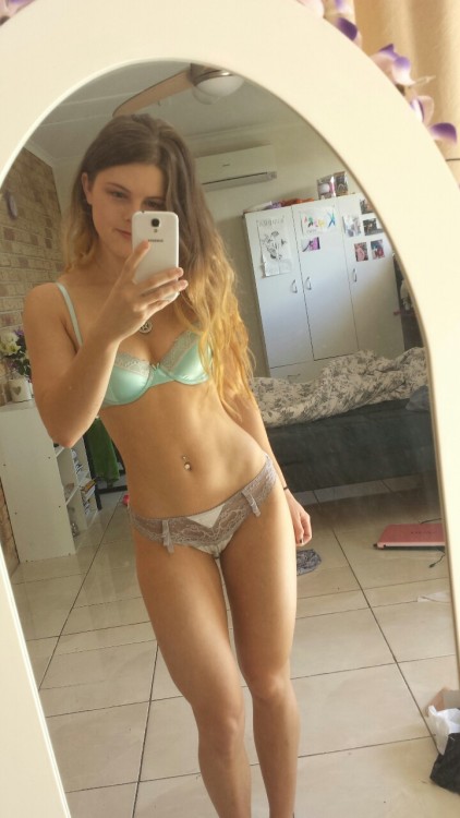 jaydeyfit:  I’ve had a few request to show my legs soft rather than flexed so yahh here they are :)