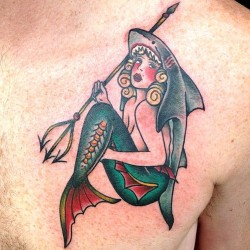 fuckyeahtattoos:  Done by Shae McAfee at