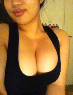 pleasingly-plump:  Loving my boobs in this picture.  I sometimes feel really lucky to have big boobs for an asian xD lol.