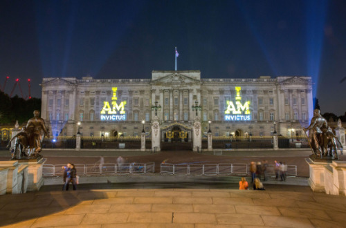 teaandroyalty:Buckingham Palace lighting it up for the Invictus Games 