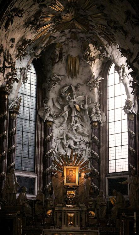 mynocturnality:Saint Michael’s Church is one of the oldest churches in Vienna, Austria. | Photogra