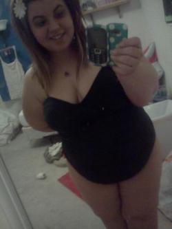 chubby-bunnies:  New swimsuit! I haven’t