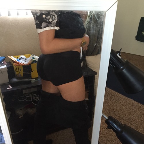 eternallybutthurt:  I love getting dressed 
