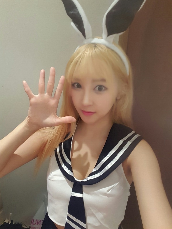 kormodels:  Kim Olia’s selca