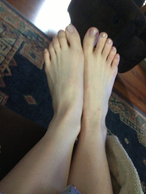 robbiecwhitt: ﻿feet and perfectfeet www.ffqueens.com/